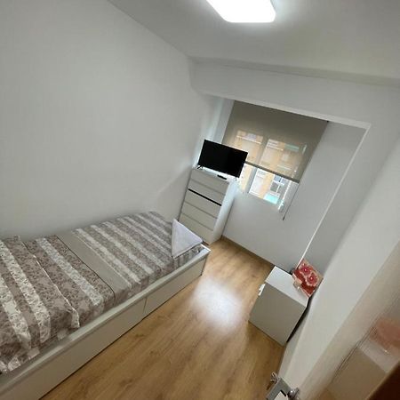 Habitacion Privada En Piso Compartido Hotell Valencia Exteriör bild