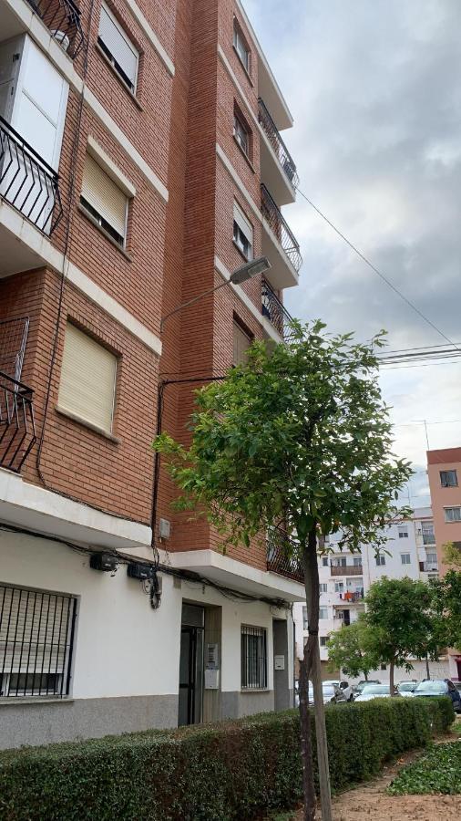 Habitacion Privada En Piso Compartido Hotell Valencia Exteriör bild